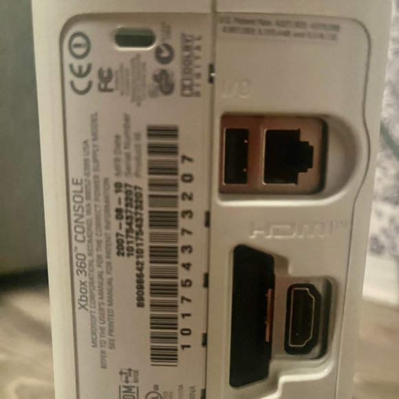 XBOX 360 Console and Wireless Adapter with 3 Games - Picture 6 of 8